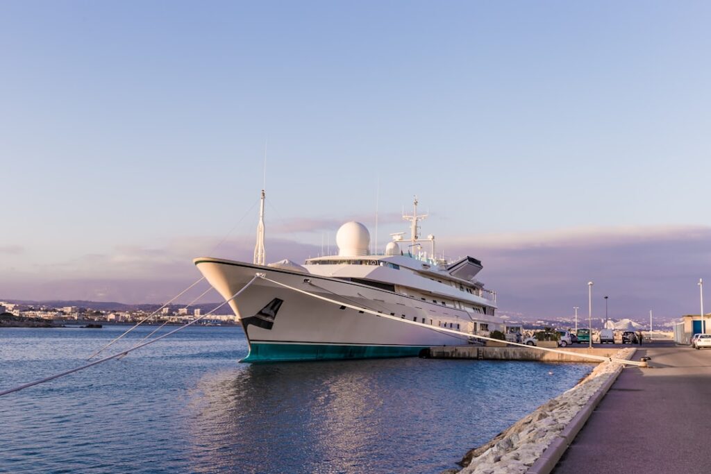 - Part of a 30 days streak of Unsplash uploads - Throwback Xmas 2015 in France. Fun fact: this used to be Donald Trump’s yacht. Jp Valery is one of the best photographers in Montréal, QC. He’s a self-taught photographer passionate by his craft. He’s available for hire - no projects are too big or too small - and can be contacted at contact@jpvalery.photo. Don’t hesitate to contact Jp Valery if you’re looking for a talented photographer in Montreal, Quebec with great photography services.